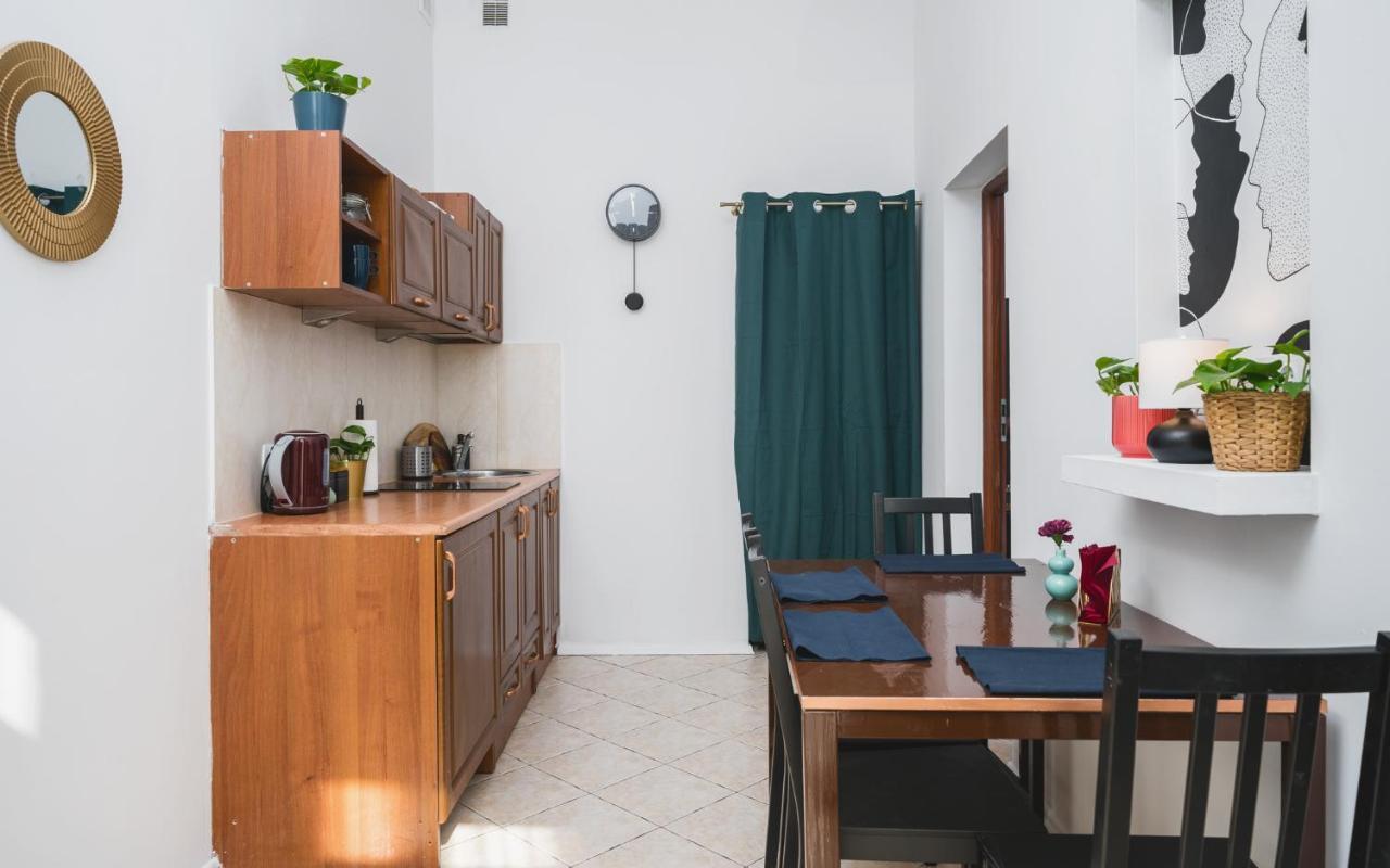 2 Bedroom Apartment Next To The Main Railway Station - By Upstairs Krakow Exterior photo