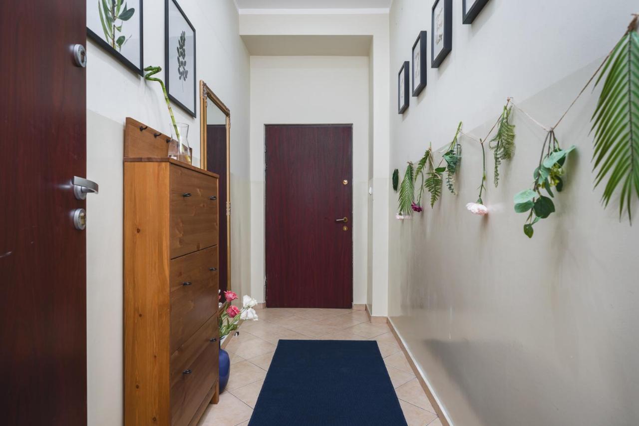 2 Bedroom Apartment Next To The Main Railway Station - By Upstairs Krakow Exterior photo