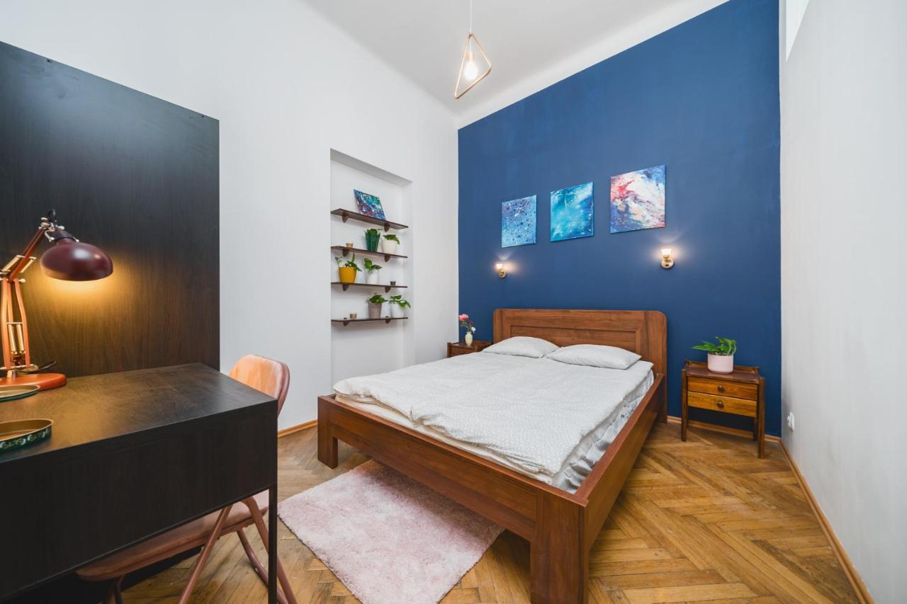 2 Bedroom Apartment Next To The Main Railway Station - By Upstairs Krakow Exterior photo